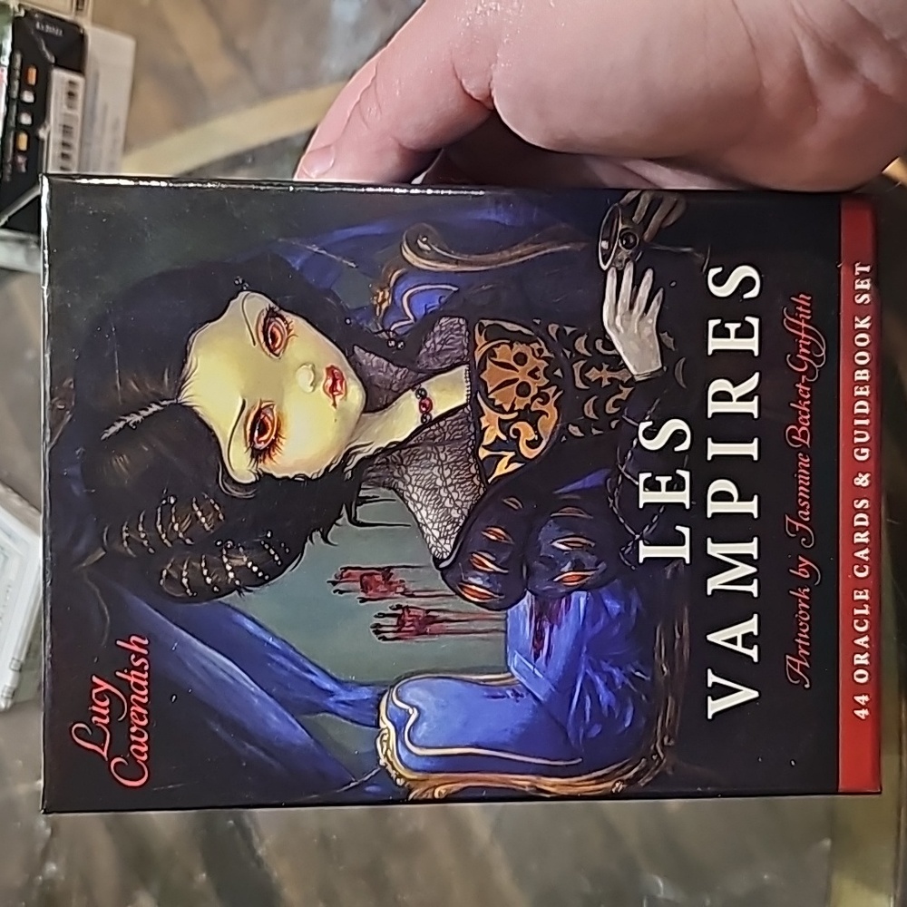 Les Vampires Oracle cards and Guidebook